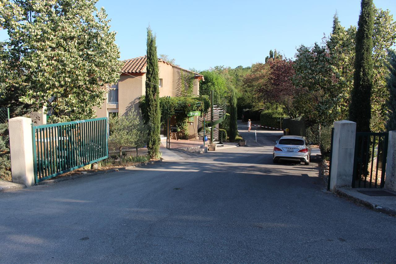 Camping Forcalquier Les Routes De Provence Hotel Exterior photo